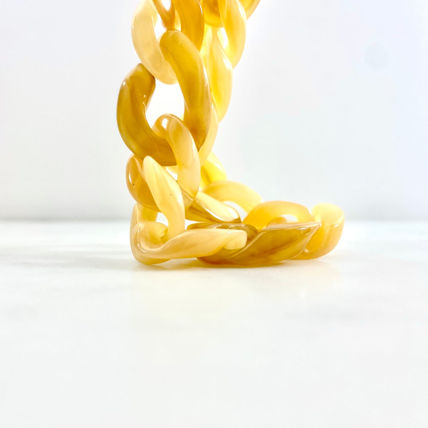 amber glasses chain