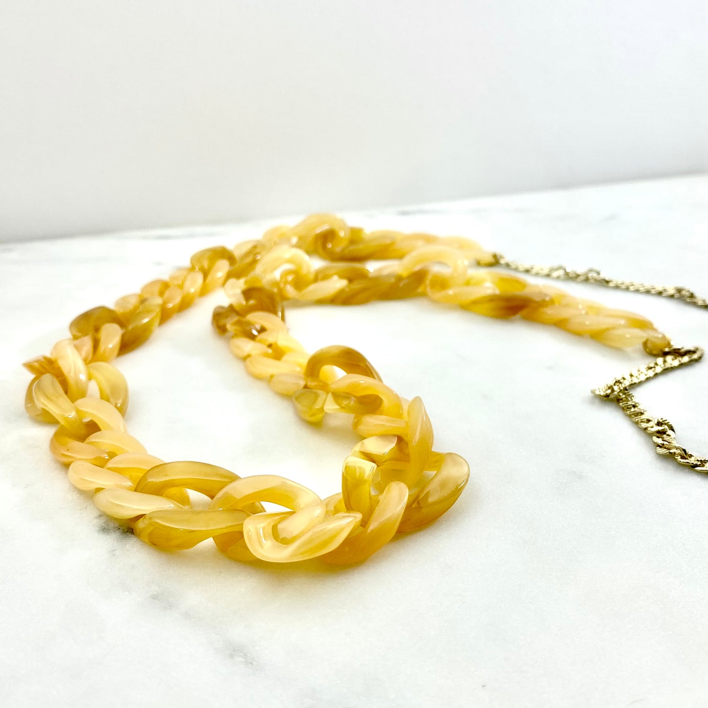 amber glasses chain
