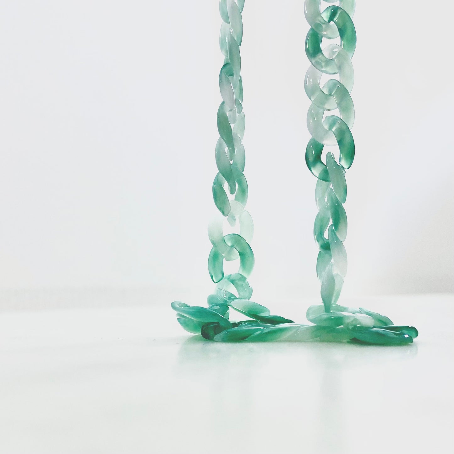 thalassa glasses chain