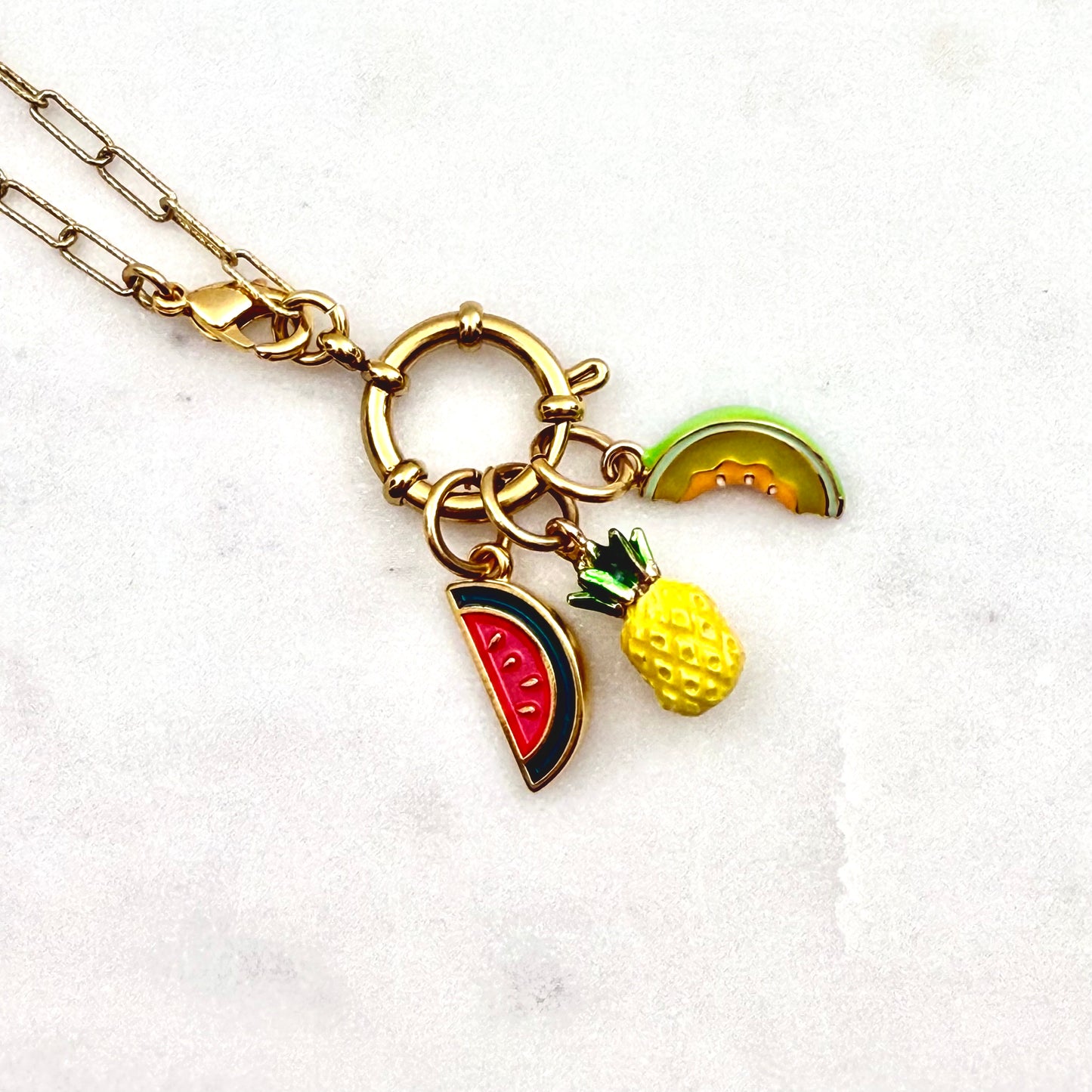 επιχρυσωμένο κολιέ με ατσάλινη αλυσίδα Summer Charms: Αστερία, Κοράλλι & Κοχύλι ή φρούτα