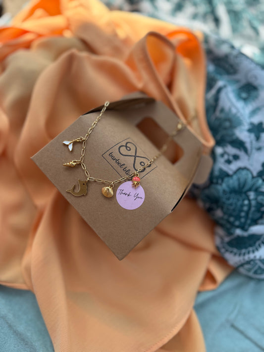 charm necklace κολιέ με διάφορα μινιμαλ καλοκαιρινά στοιχεία