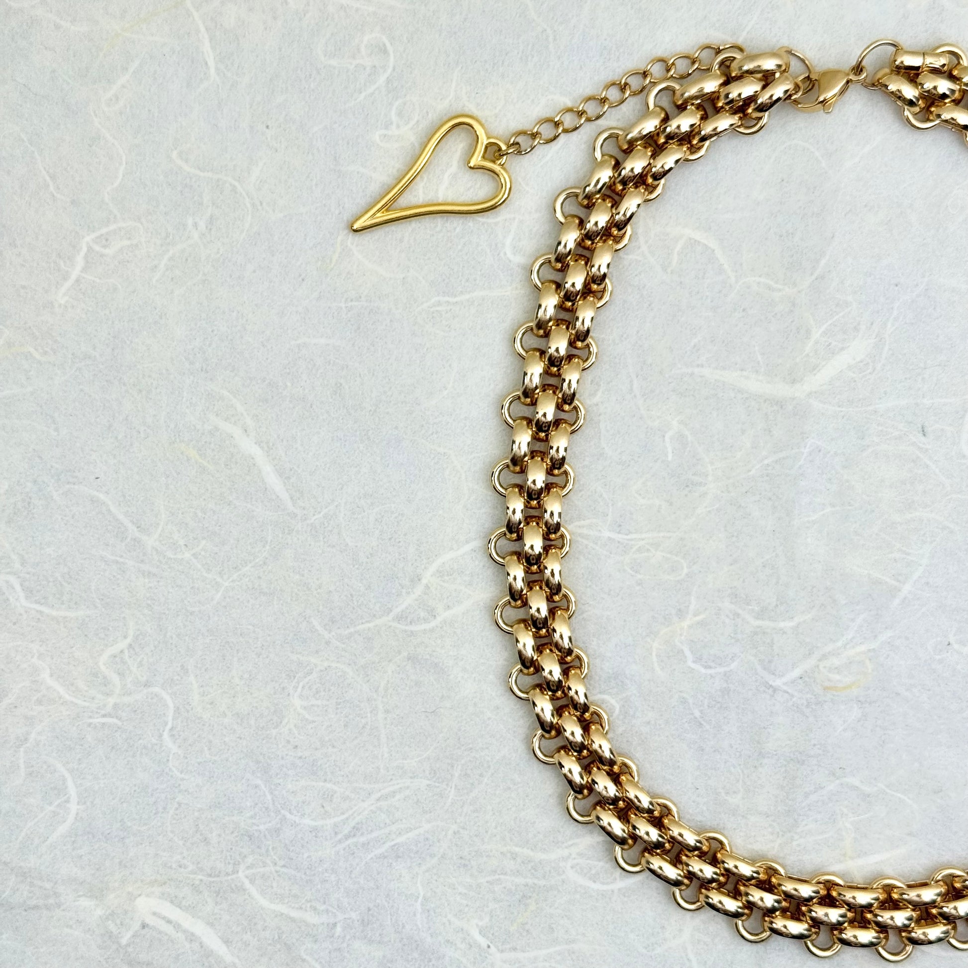 Χρυσό κολιέ από ατσάλι με statement αλυσίδα