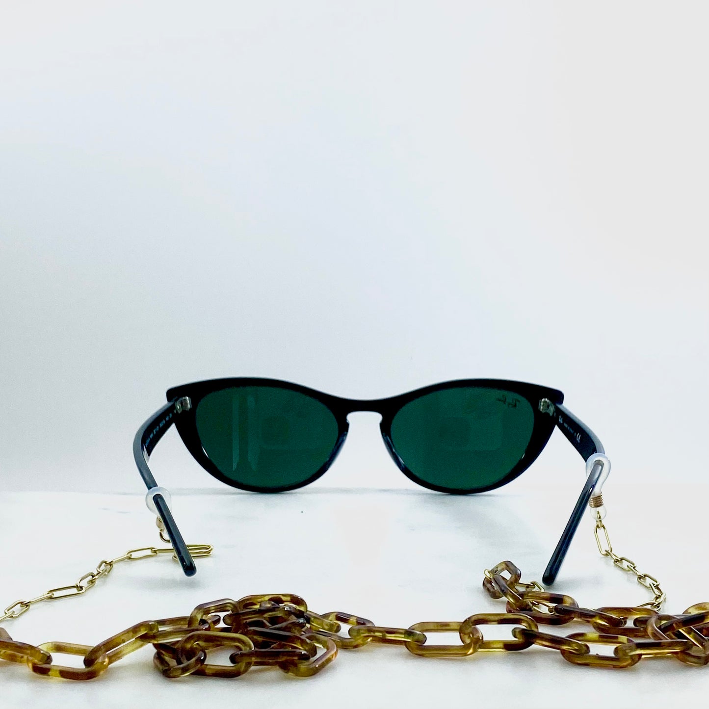 tortoise glasses chain