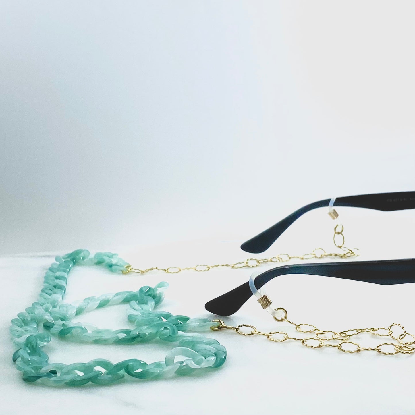 thalassa glasses chain