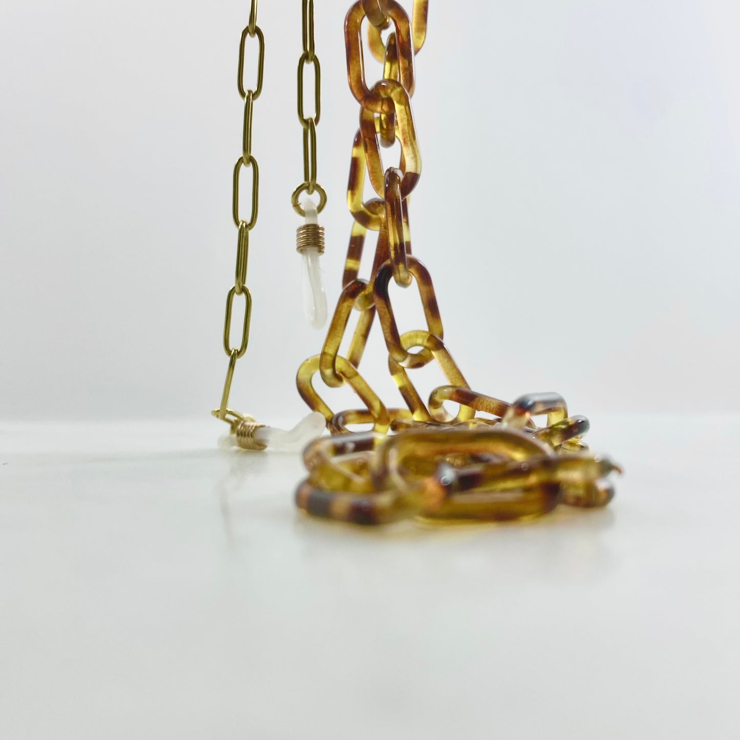 tortoise glasses chain