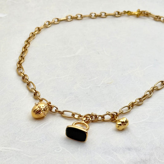 Χειροποίητο κολιέ Forest Charm Necklace με χρυσή αλυσίδα και charms